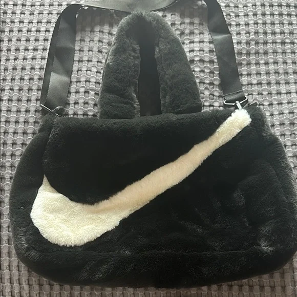 Nike Black and Cream Faux Fur Shoulder Bag - Picture 2 of 5